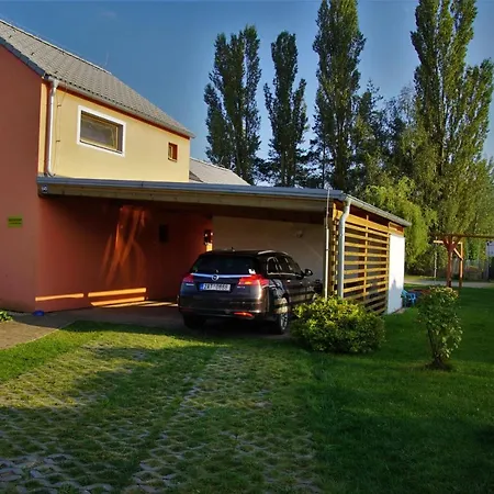 布克苏森度假村 3* Lomnice nad Lužnicí
